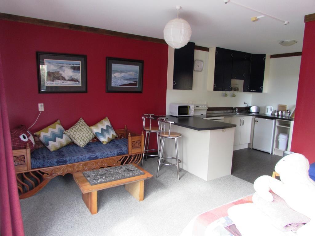 Birdsong Accommodation โฮกิทิกา ภายนอก รูปภาพ